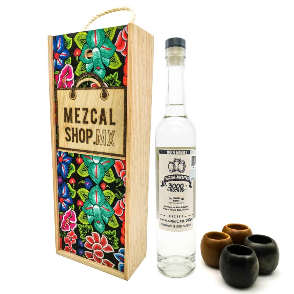 Kit Artesanal Oaxaqueño: Caja + Mezcal Ancestral 3000 Noches Espadín 48° 500ml + Barro Negro