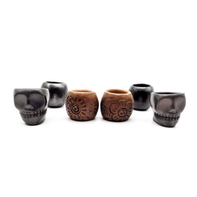 Kit de copas mezcaleras de Barro Negro (2 normales, 2 calavera, 2 decoradas) PIEZA ÚNICA
