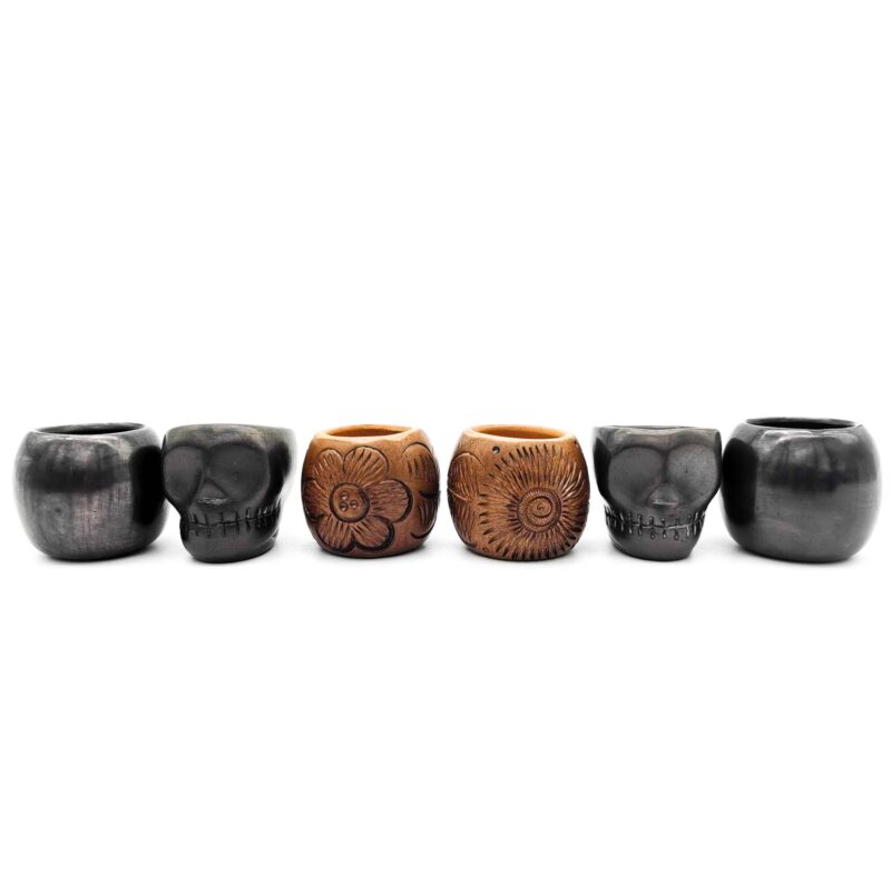 Kit copas mezcaleras de Barro Negro (2 normales, 2 calavera, 2 decoradas) PIEZA ÚNICA - Image 2