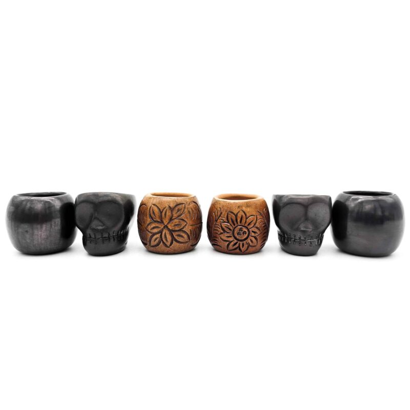 Kit copas mezcaleras de Barro Negro (2 normales, 2 calavera, 2 decoradas) PIEZA ÚNICA - Image 2