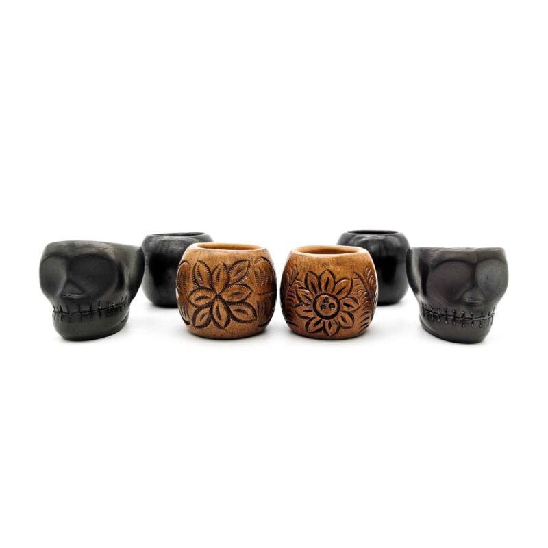 Kit copas mezcaleras de Barro Negro (2 normales, 2 calavera, 2 decoradas) PIEZA ÚNICA