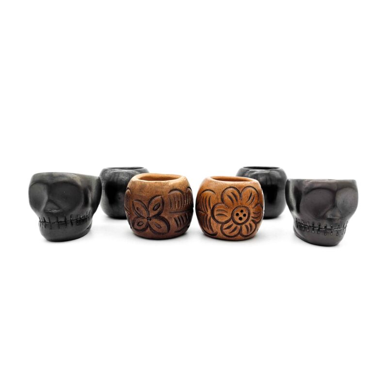 Kit copas mezcaleras de Barro Negro (2 normales, 2 calavera, 2 decoradas) PIEZA ÚNICA
