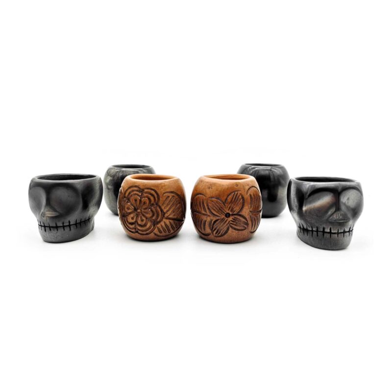 Kit copas mezcaleras de Barro Negro (2 normales, 2 calavera, 2 decoradas) PIEZA ÚNICA