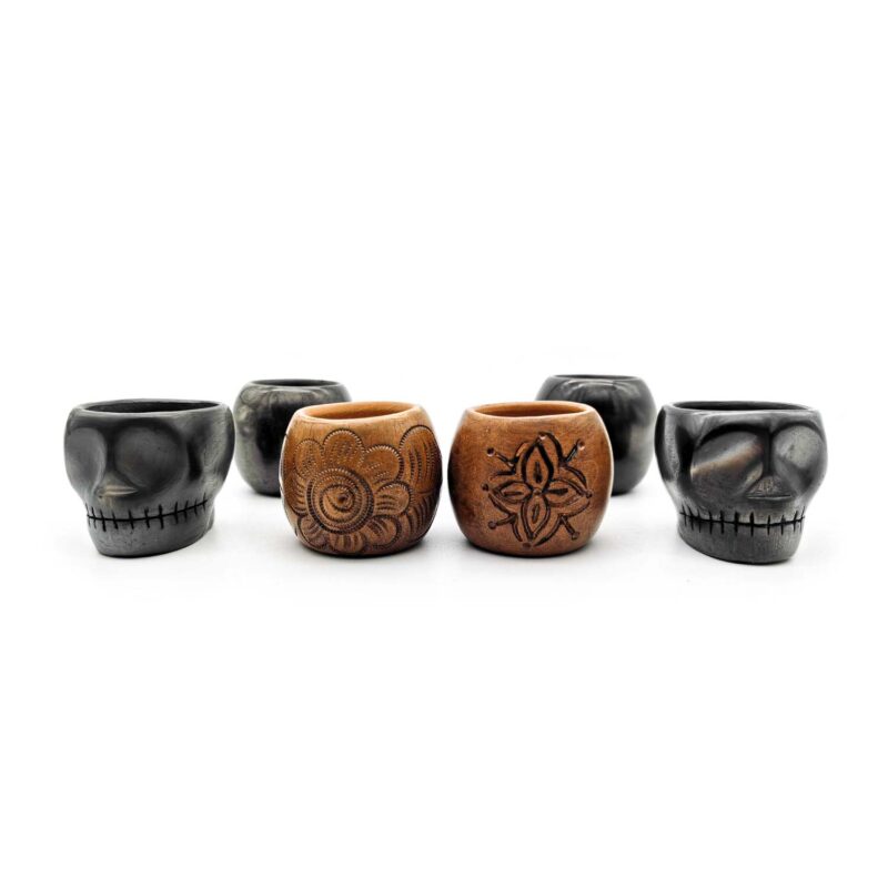Kit copas mezcaleras de Barro Negro (2 normales, 2 calavera, 2 decoradas) PIEZA ÚNICA