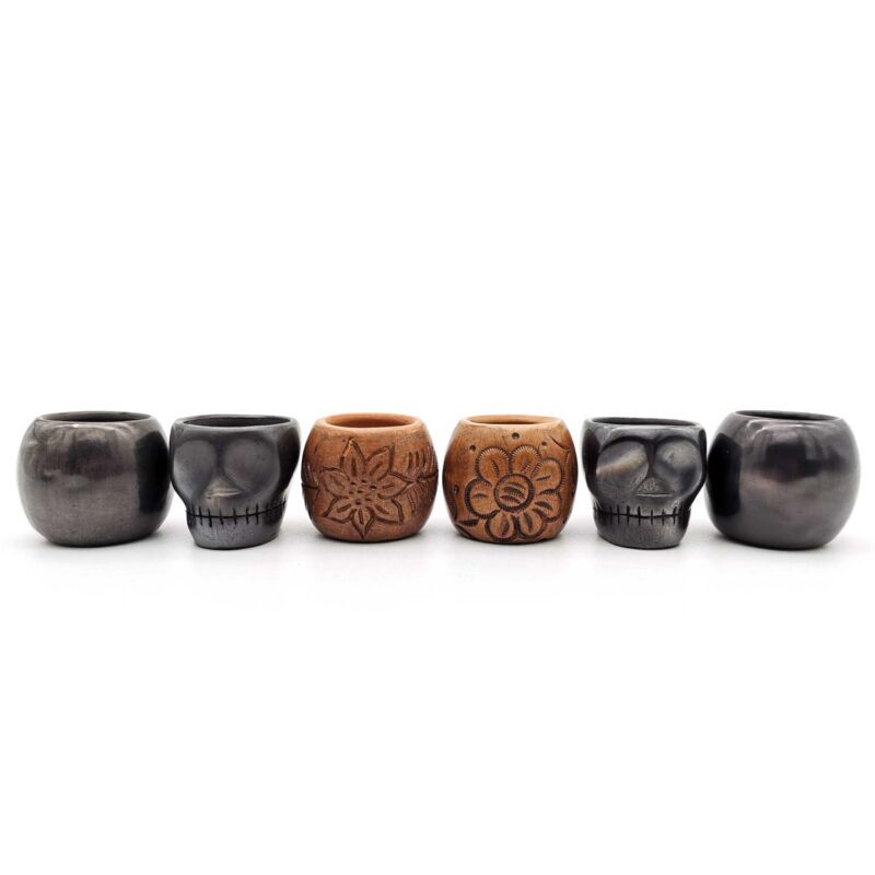 Kit copas mezcaleras de Barro Negro (2 normales, 2 calavera, 2 decoradas) PIEZA ÚNICA - Image 2