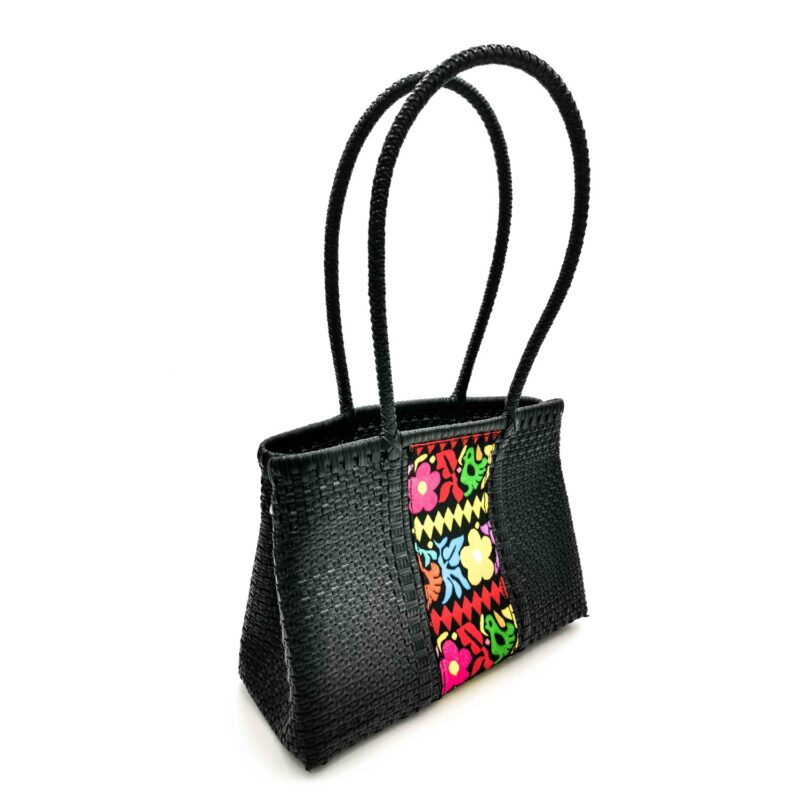 Bolsa artesanal color negro con motivo sublimado - Image 2