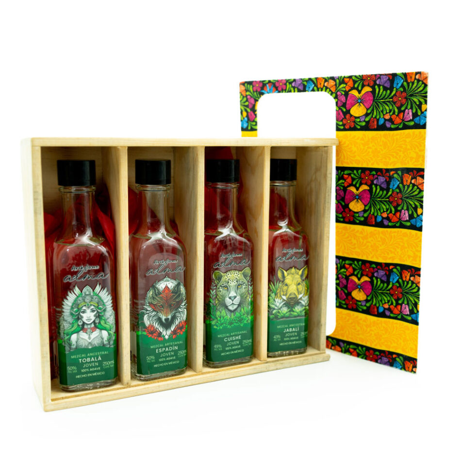 caja de madera decoracion amarilla y 4 botellas de mezcal adentro