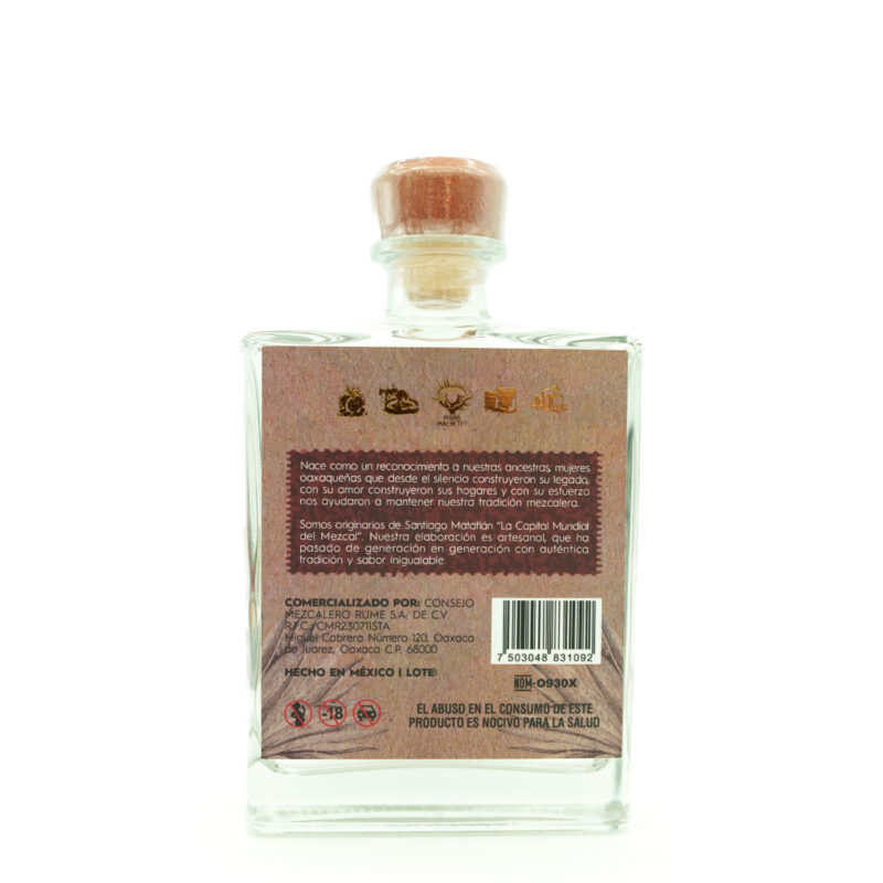 Botella de Mezcal María Machetes, colorida y artesanal