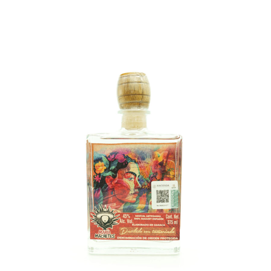 Botella de Mezcal María Machetes, colorida y artesanal.