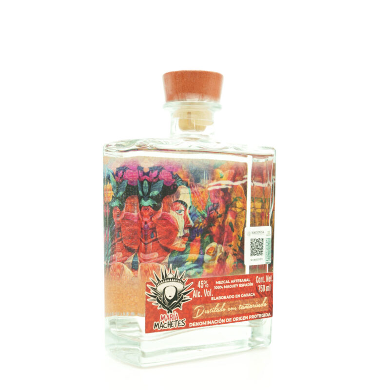 Botella de Mezcal María Machetes, colorida y artesanal